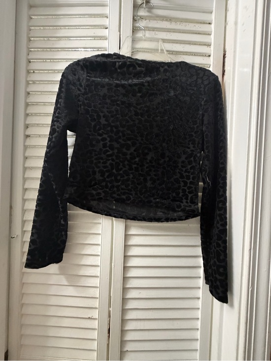 Sincerly Jules Tops - Black Velvet Leopard-Texture Long Sleeve Crop Top.